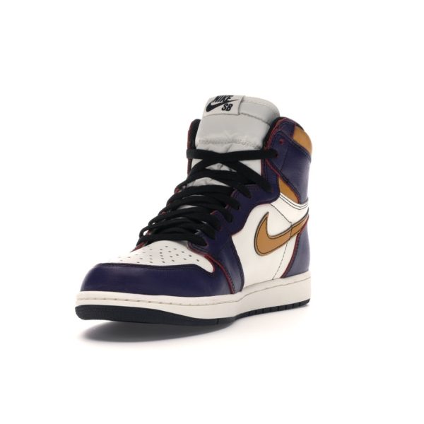 Air Jordan 1 Retro High OG Defiant SB LA to Chicago Sneakers - Imagen 3